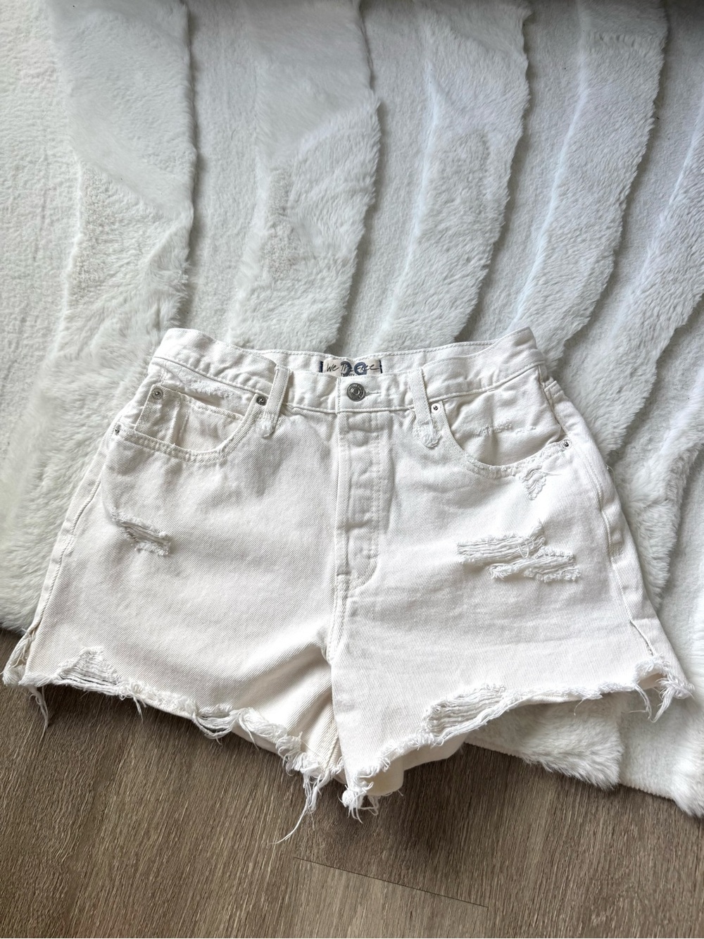 Free People We The Free White High-Rise Distressed Denim Cutoff Shorts Size 29